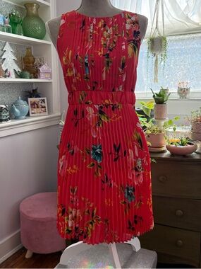 Liz Claiborne Red Floral Pleated Sleeveless Mini Dress
